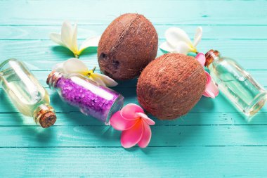 Hindistan cevizi yağı ile şişe