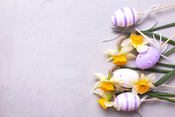 Frontera de los huevos violetas — Foto de Stock