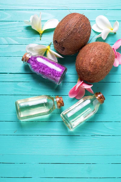 Spa Ürünleri ahşap zemin üzerinde