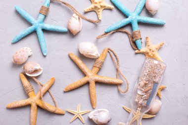 Deniz öğeler dokulu arka plan üzerinde. 