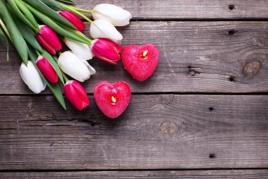 Mumlar yanan kırmızı