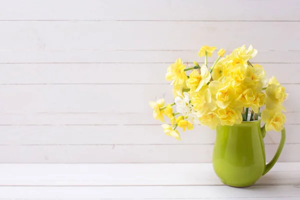 Ljusa gula våren påskliljor — Stockfoto