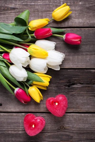 iki kırmızı yanan mumlar