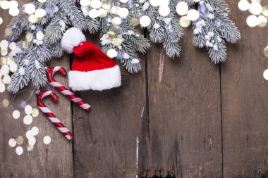 Yılbaşı süsleri ve tatil ışık  