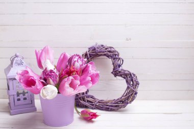 Pembe bahar lale çiçekleri pembe Kupası