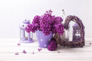 Demet taze leylak çiçekler