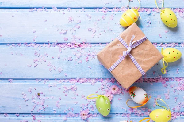 Easter eggs and gifts — Stock Photo, Image