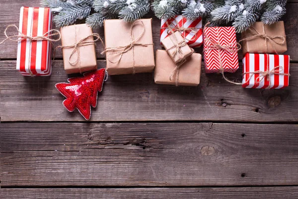 Confine Scatole Regalo Con Regali Rami Albero Pelliccia Giocattolo Forma — Foto Stock