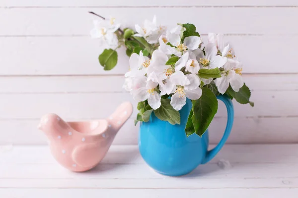 Fondo Pascua Primavera Flores Manzano Jarra Pájaro Pascua Sobre Fondo —  Fotos de Stock