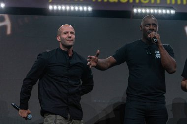 Köln, Almanya - 28 Haziran 2019: Idris Elba ve Jason Statham, Fast & Furious Hobbs & Shaw 'ın Ccxp Köln' deki son film fragmanının dünya prömiyeri.