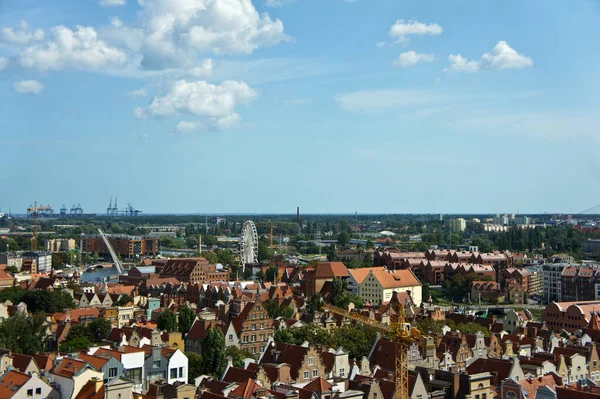 11 Ağustos 2019. Gdansk, Polonya. Eski kasaba - Belediye binasının panoramik manzarası. — Stok fotoğraf