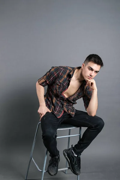 Young Serious Man Posing Studio — Stock Photo, Image