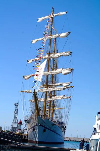 Ship "Khersones" on the embankment of Sochi. — Stock Photo, Image