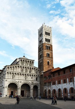 Lucca / Tuscany, İtalya - 10 Ekim 2019: Duomo di San Martino, St Martin Katedrali. 