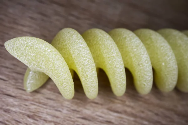 Pastas Italianas Secas Fusilli Sobre Mesa Madera —  Fotos de Stock