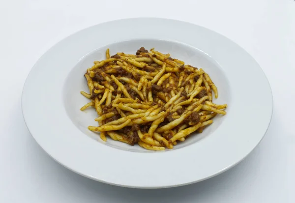 Trofie Traditionelle Italienische Pasta Mit Rindfleisch Ragusbolognese Weiße Schale Weißer — Stockfoto