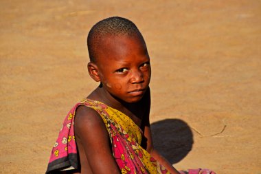 Masai Mara / Kenya, Afrika - 25 Ocak 2018: Masai köyünün Afrikalı çocukları.