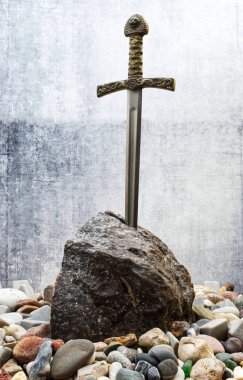 Excalibur, Kral Arthur 'un taşındaki efsanevi kılıç.