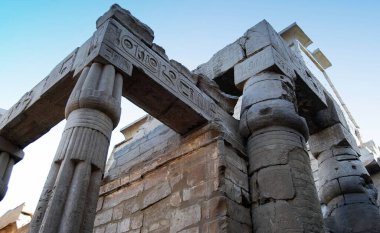 Luxor Tapınağı'ndaki sütunlar, Mısır