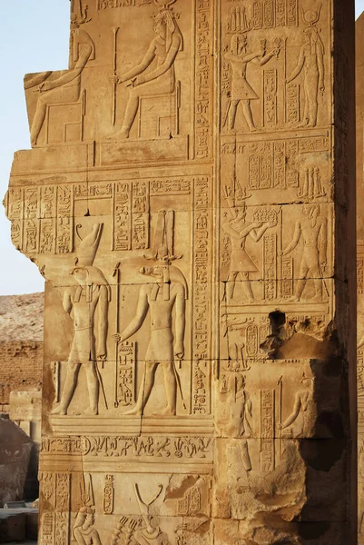 Αρχαία Αιγυπτιακά Ιερογλυφικά Στο Ναό Του Κομ Όμπο Της Αιγύπτου — Φωτογραφία Αρχείου