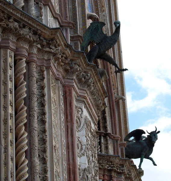 Gárgola Fachada Catedral Orvieto Italia — Foto de Stock