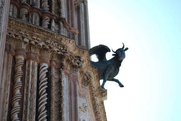 Gárgola Fachada Catedral Orvieto Italia — Foto de Stock