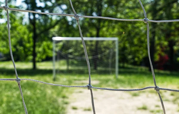 Vit Mål Inlägg Ett Barn Fotbollsplan — Stockfoto