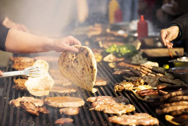 Bałkański Grill Rostilj Kuchnia Bałkańska Jedzenie Ulicy Festiwal Żywności — Zdjęcie stockowe