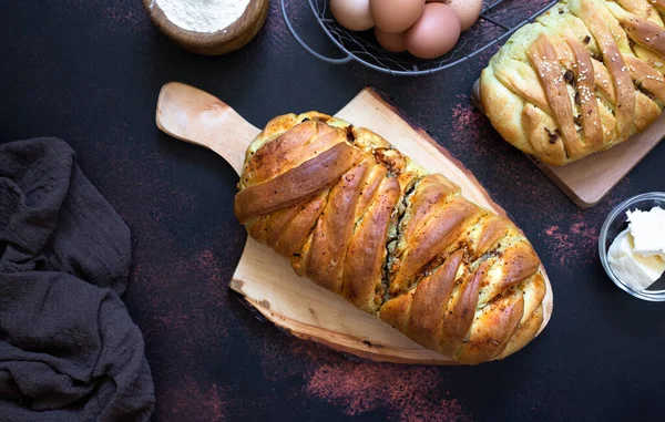 Традиционный Соленый Пирог Русской Кухни Кулебяка Ингредиенты Масла Теста Муки — стоковое фото