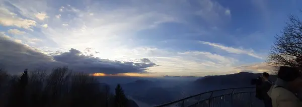 Prachtige Zonsondergang Met Uitzicht Bergen Het Comomeer Lombardije Reizen Landschappen — Stockfoto