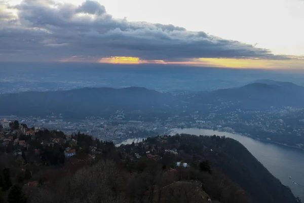 Hermosa Puesta Sol Con Vistas Las Montañas Lago Como Viajes — Foto de Stock