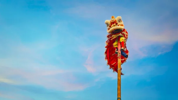 Danza del León en la celebración del Año Nuevo Chino — Foto de Stock