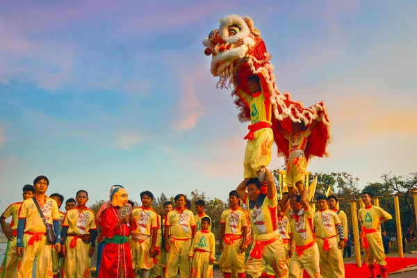 Lion Dance στο κινεζικό νέο έτος γιορτή — Φωτογραφία Αρχείου