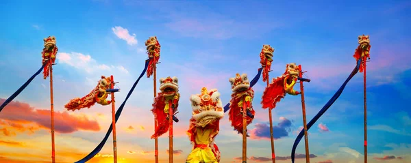 चीनी नव वर्ष समारोह में शेर नृत्य — स्टॉक फ़ोटो, इमेज