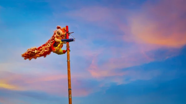 Dança do Leão em uma celebração de Ano Novo Chinês — Fotografia de Stock