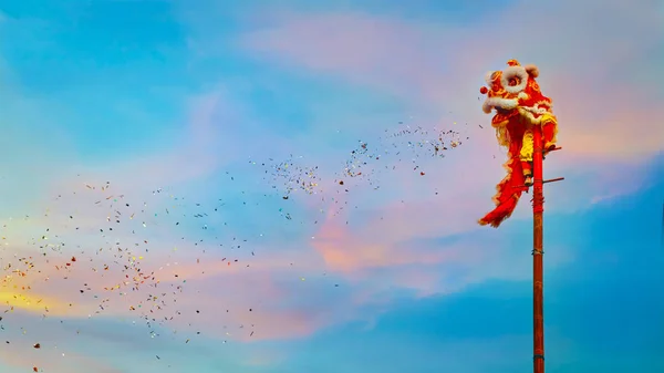 Lion Dance i ett kinesiska nyårsfirande — Stockfoto