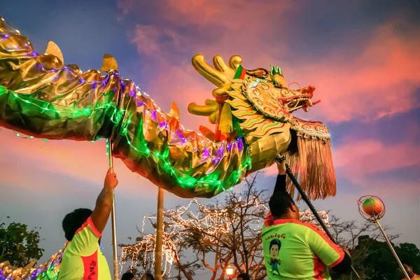 Çin yeni yılı Kutlama dansında Dragon — Stok fotoğraf