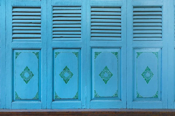 Tay geleneksel tarzı kapı paneli katlanmış