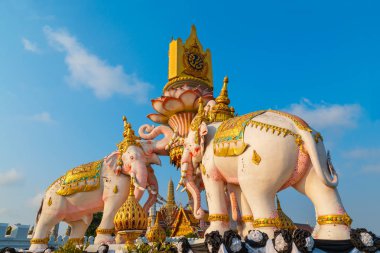 Wat Phrakew Tapınağı ve Grand Palace Tayland filler heykeller