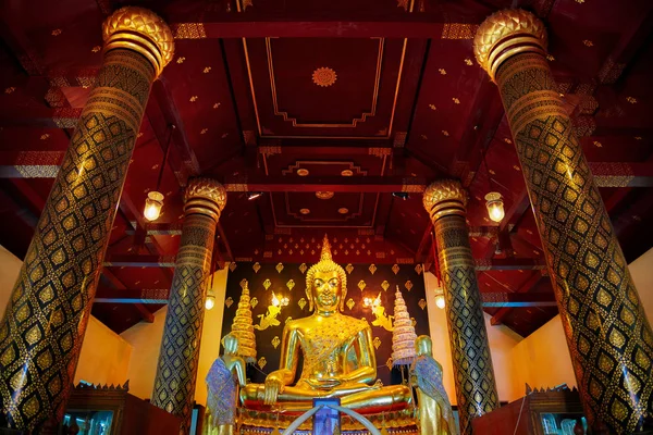 Phra Phuttha Chinnasi Buddha Image at Wat Phra Si Rattana Mahathat Temple in Phitsanulok, Thailand — Stock Photo, Image