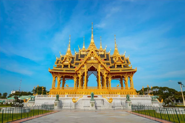 Pavilhão Barom Mangalanusarani na área de Ananta Samakhom Th — Fotografia de Stock