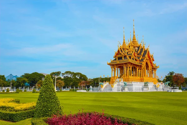 Pavilhão Barom Mangalanusarani na área de Ananta Samakhom Th — Fotografia de Stock