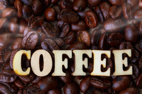 木製アルファベットとコーヒー豆 — ストック写真