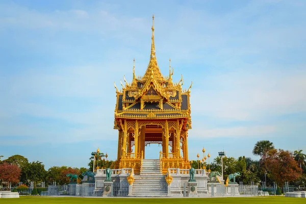 Padiglione Barom Mangalanusarani nell'area di Ananta Samakhom T — Foto Stock