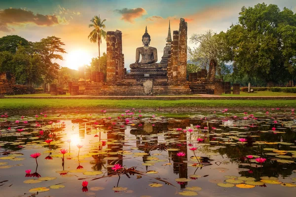 WAT Mahathat tapınakta Sukhothai Historical Park, Unesco Dünya Mirası Tayland semt