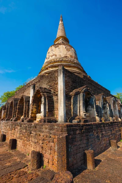 Wat Chang Lom Temple at Si Satchanalai Historical Park, um patrimônio mundial da UNESCO em Sukhothai, Tailândia — Fotografia de Stock