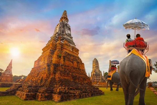 Templo de Wat Chaiwatthanaram en el Parque Histórico de Ayuthaya, Patrimonio de la Humanidad por la UNESCO en Tailandia —  Fotos de Stock