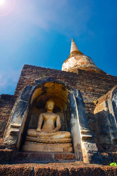 Świątynia Wat Chang Lom o Si Satchanalai Park historyczny, wpisanego na listę światowego dziedzictwa UNESCO w Sukhothai, Tajlandia — Zdjęcie stockowe