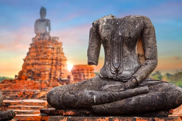 Tempio di Wat Chaiwatthanaram nel Parco Storico di Ayuthaya, patrimonio mondiale dell'UNESCO, Thailandia — Foto Stock