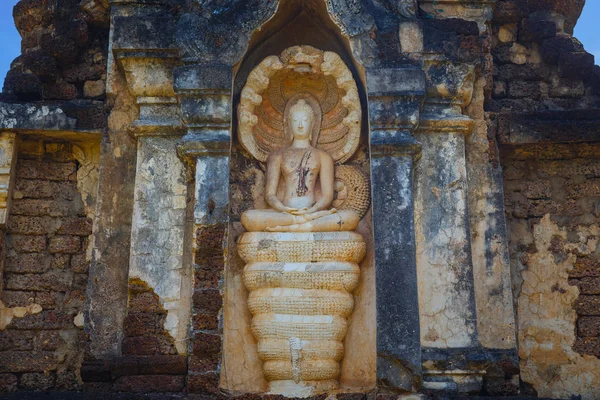 Sukhothai, Tailandia - 17 de enero de 2017: Wat Chedi Jet Thaew in th —  Fotos de Stock